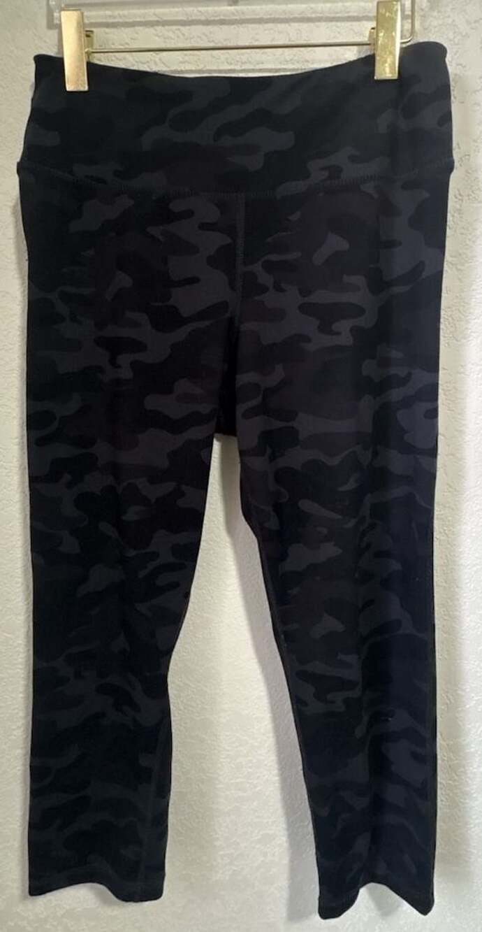 Danskin Leggings Size L Black Camo Crop Yoga Pants